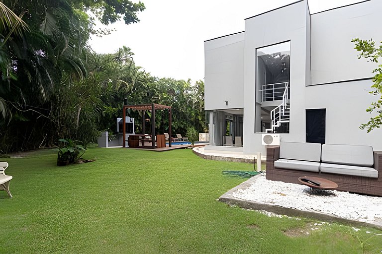 Alto Padrão 6 Suítes Piscina aquecida e Jacuzzi
