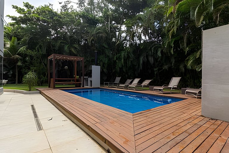 Alto Padrão 6 Suítes Piscina aquecida e Jacuzzi