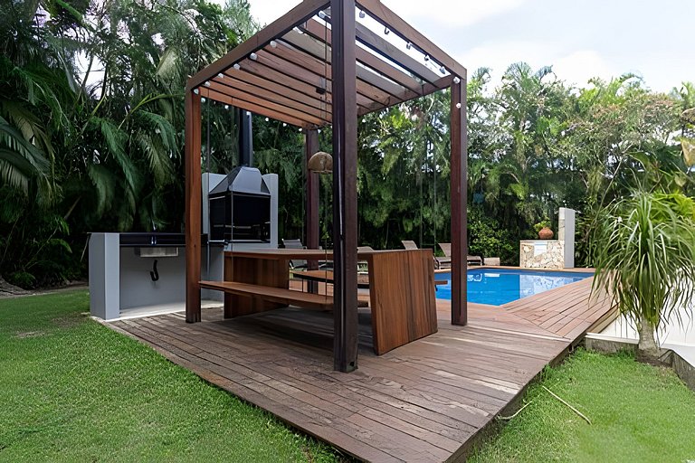 Alto Padrão 6 Suítes Piscina aquecida e Jacuzzi