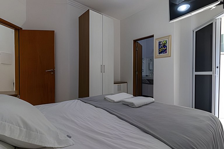 Encantadora Casa: Piscina, Jacuzzi e 4 Quartos.