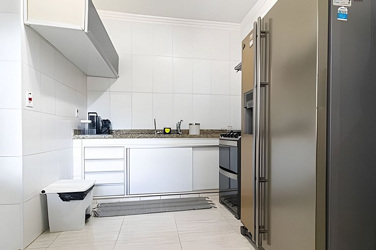 Encantadora Casa: Piscina, Jacuzzi e 4 Quartos.