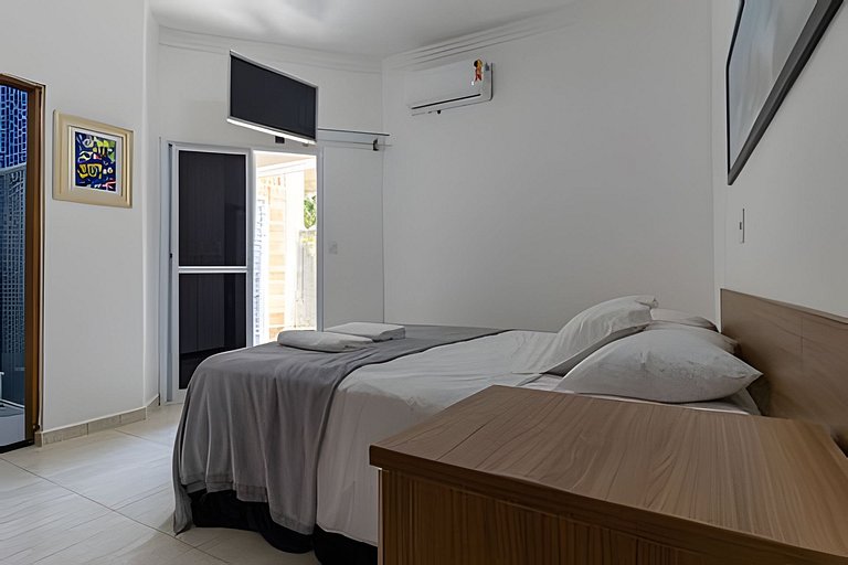 Encantadora Casa: Piscina, Jacuzzi e 4 Quartos.
