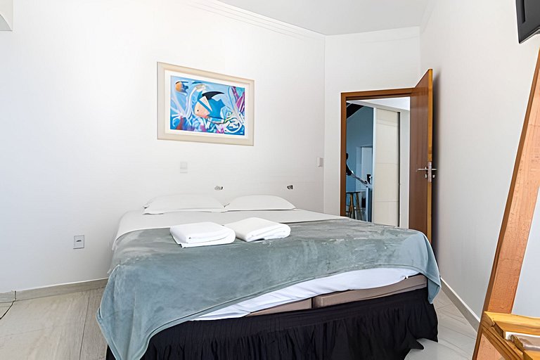 Casa com piscina, jacuzzi e 4 quartos