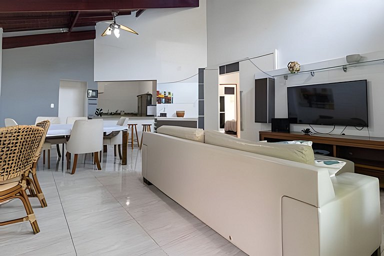 Casa com Piscina climatizada , Jacuzzi 4 Quartos.