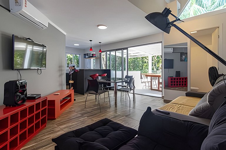 Casa Capri: 3 Suítes e Lazer ao Lado da Praia