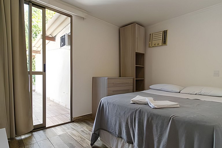 Casa Capri: 3 Suítes e Lazer ao Lado da Praia