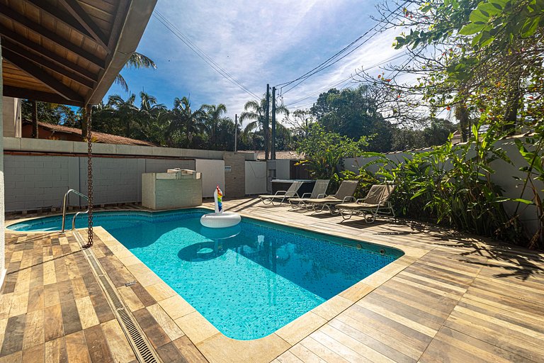 Casa com Piscina climatizada , Jacuzzi 4 Quartos.