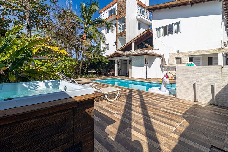 Casa com Piscina climatizada , Jacuzzi 4 Quartos.