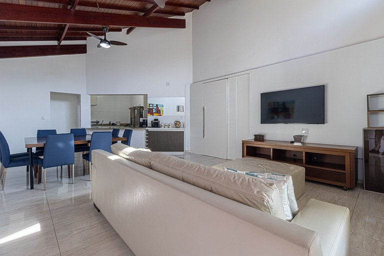 Casa com Piscina climatizada , Jacuzzi 4 Quartos.