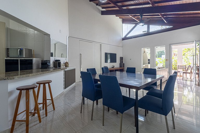 Casa com Piscina climatizada , Jacuzzi 4 Quartos.