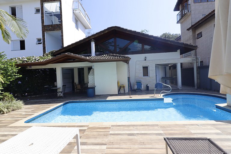 Casa Auguri | Piscina aquecida, jacuzzi e a 150 metros da pr